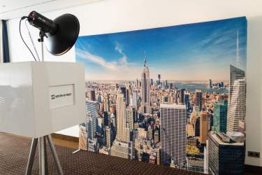 knips-o-mat-fotobox-premium-berlin-hintergrundwand