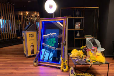 Knips-O-Mat Fotospiegel mieten mit Branding